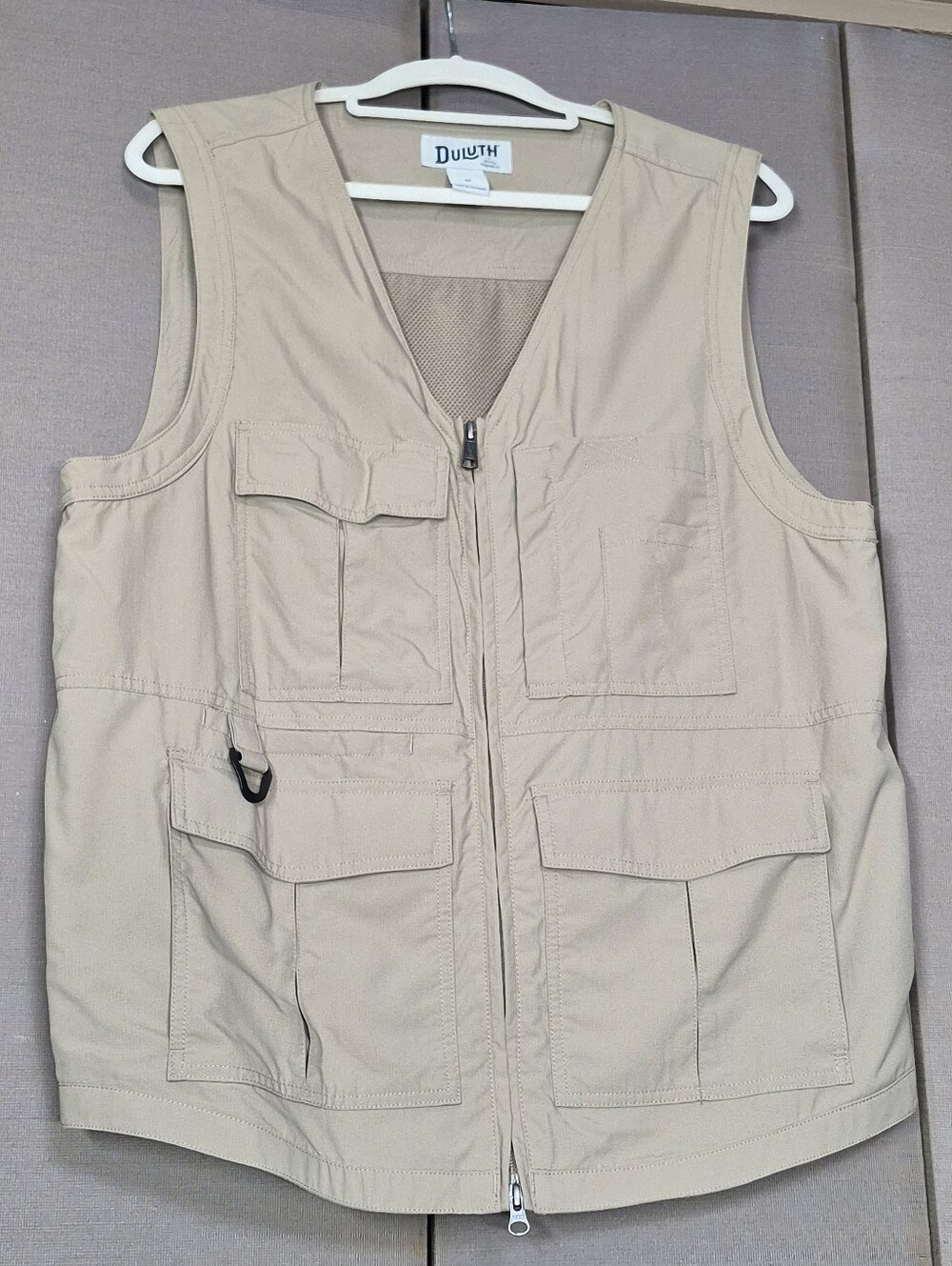 Duluth Trading Company Mens Utility Vest Tan Medium Outdoor Khaki Casual Zip-up
